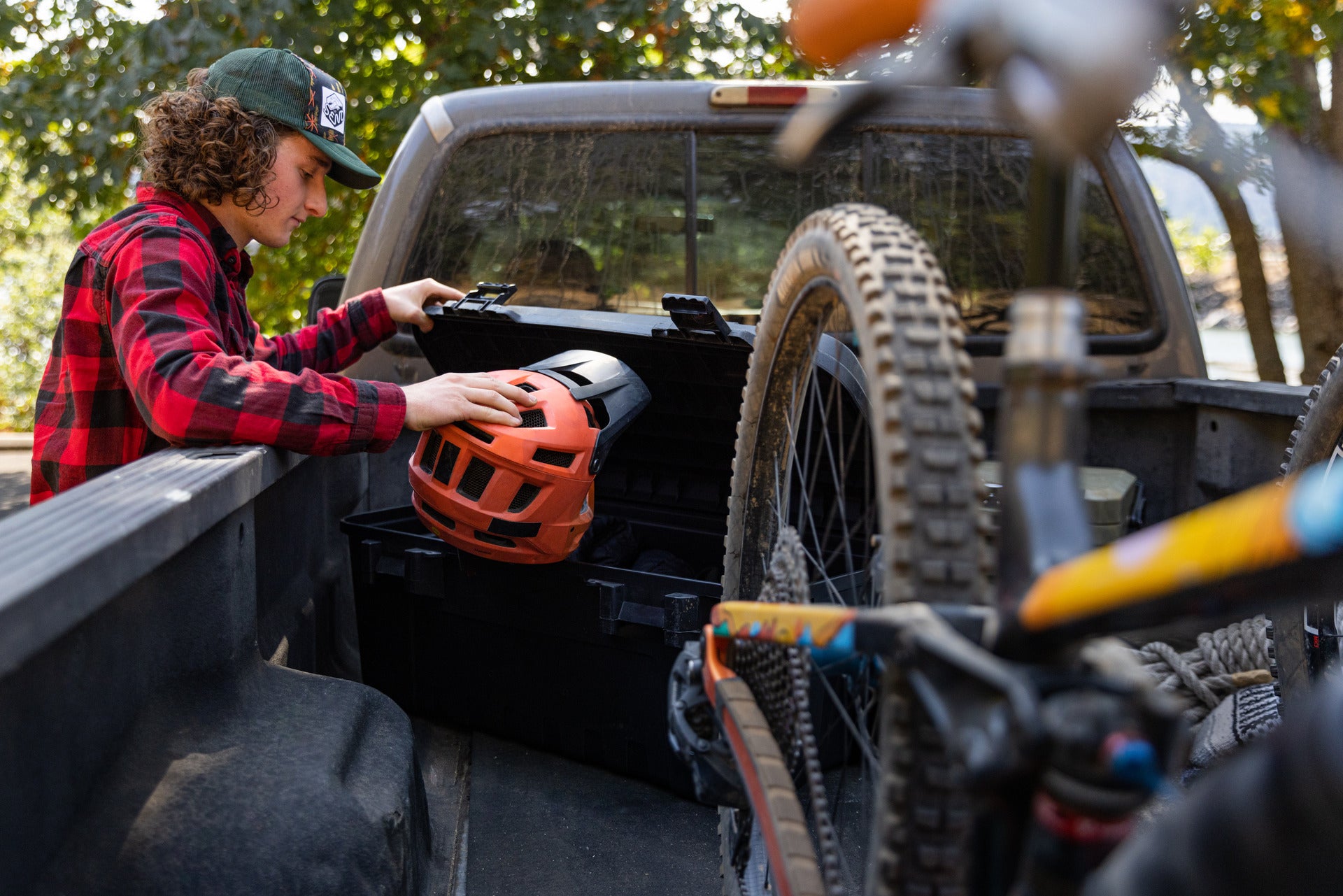 Hinged Sportsman's Trunk